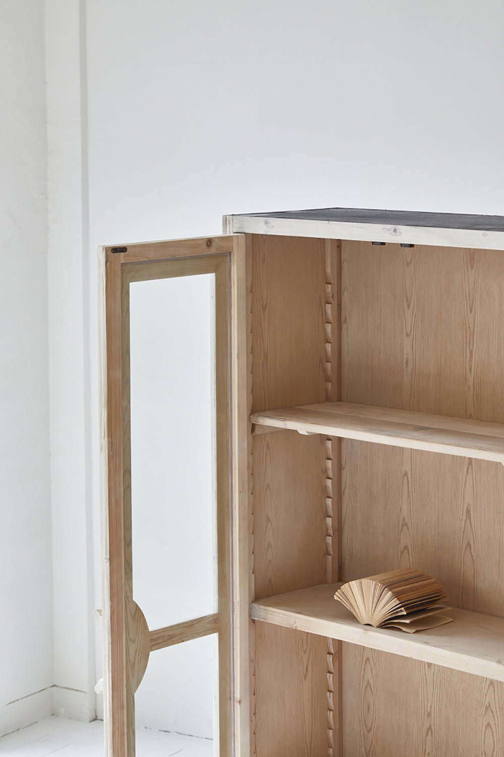 Calder Glass Display Cabinet - Display Cabinet | Natage